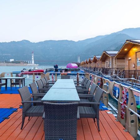 Le Roi Floating Huts & Eco Rooms Tehri New Tehri Dış mekan fotoğraf